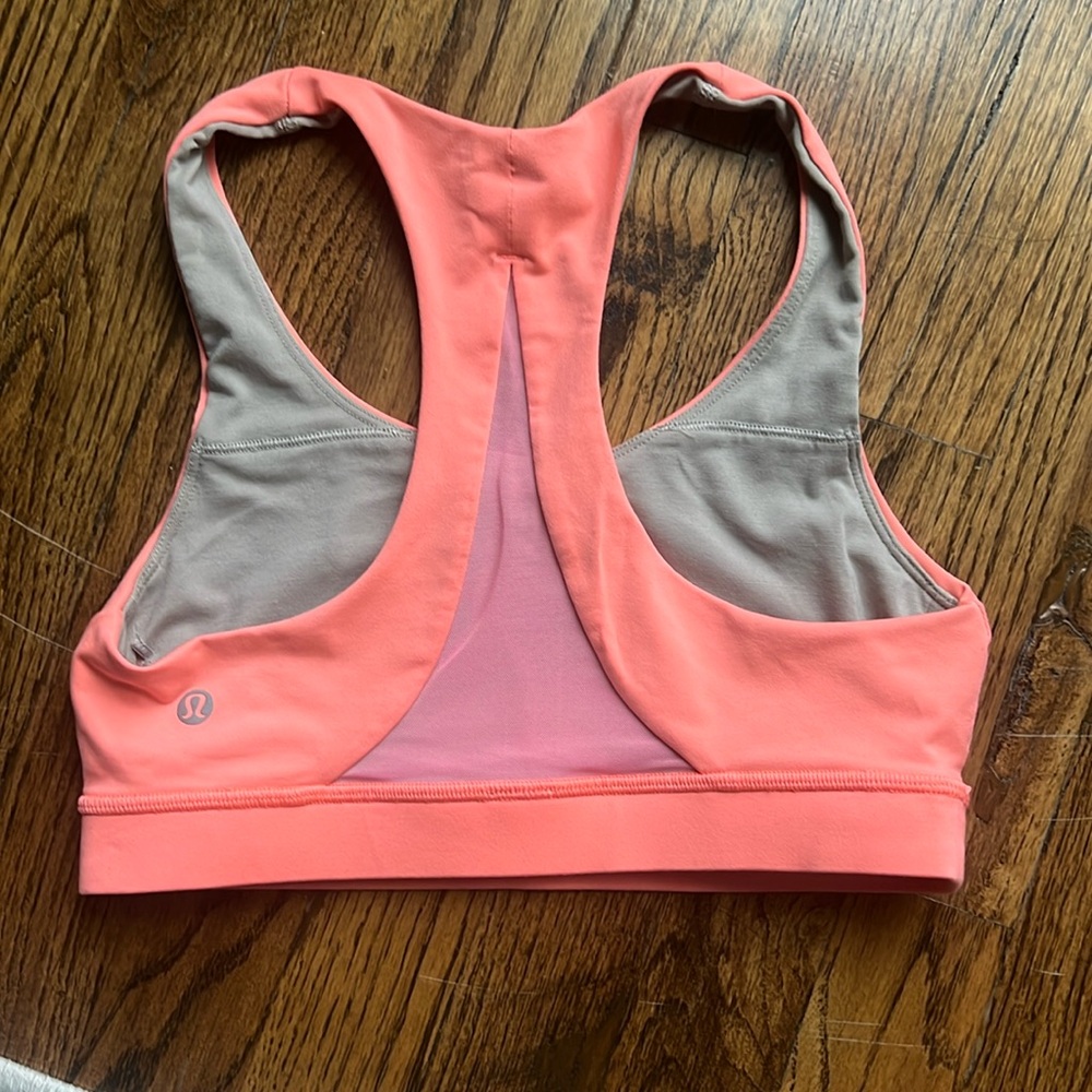Lululemon sports bra